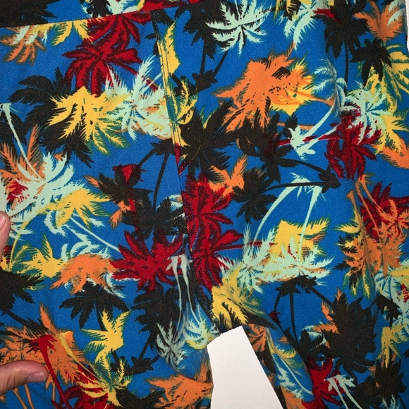 LULAROE Palm Tree Stretch Pants | O/S Tall Medium - Picture 4 of 4